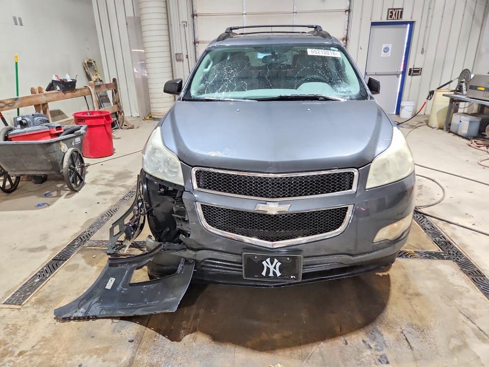 Photo 5 from auction – 2011 CHEVROLET TRAVERSE with VIN 1GNKVEEDXBJ333264