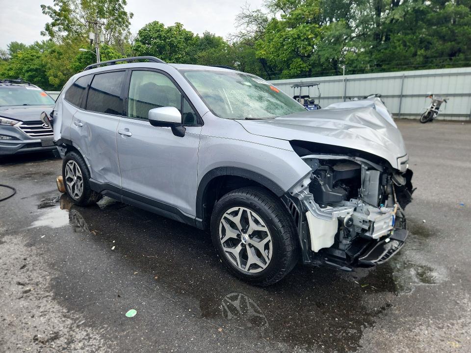 Photo 4 from auction – 2020 SUBARU FORESTER with VIN JF2SKAJC9LH416184