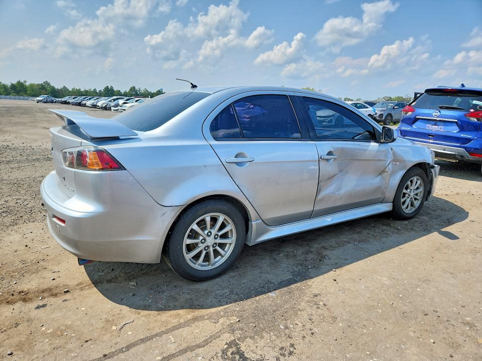 Photo 3 from auction – 2011 MITSUBISHI LANCER with VIN JA32U2FU5BU002288