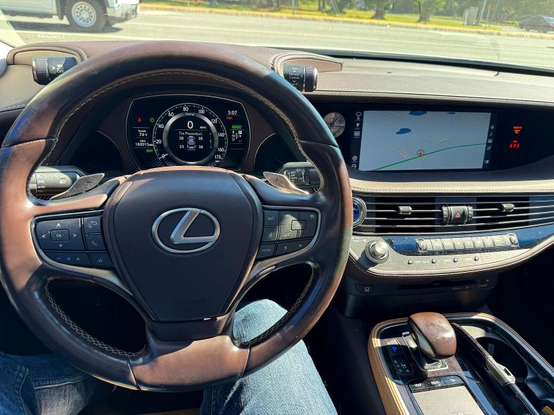 Photo 9 from auction – 2018 LEXUS LS with VIN JTHCY1FF7J5001057