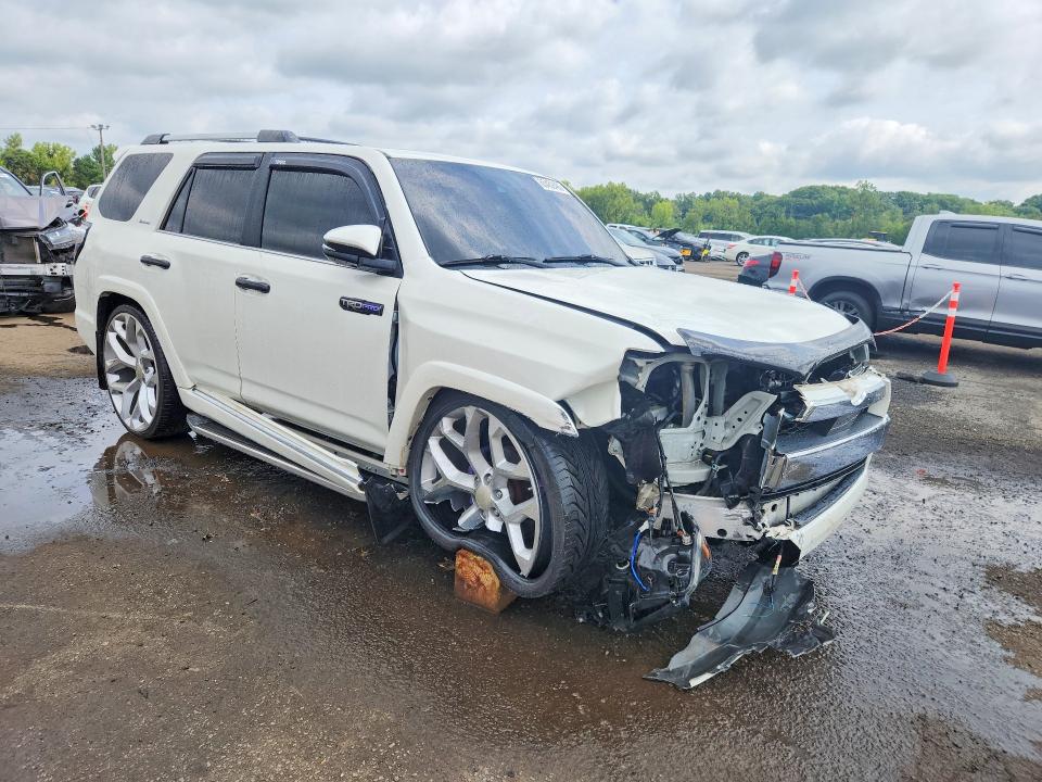 Photo 4 from auction – 2020 TOYOTA 4RUNNER with VIN JTEBU5JR8L5824953