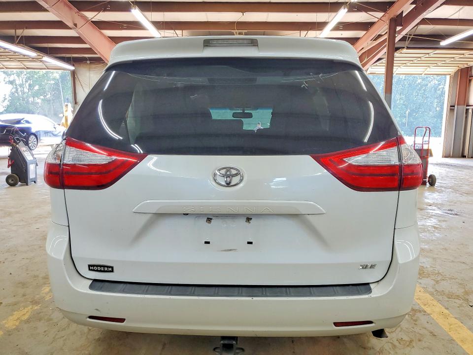 Photo 6 from auction – 2015 TOYOTA SIENNA with VIN 5TDYK3DC7FS578119