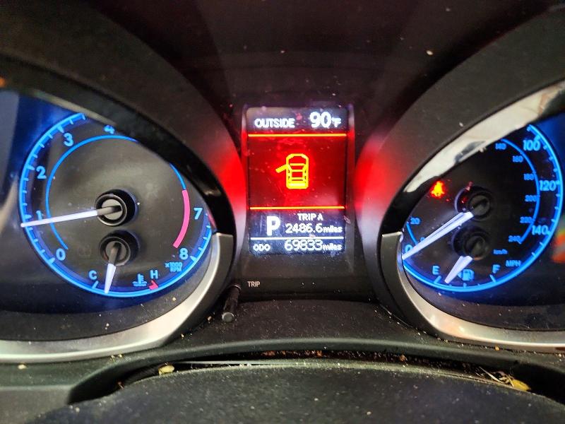 Photo 9 from auction – 2015 TOYOTA COROLLA with VIN 2T1BURHE4FC260658