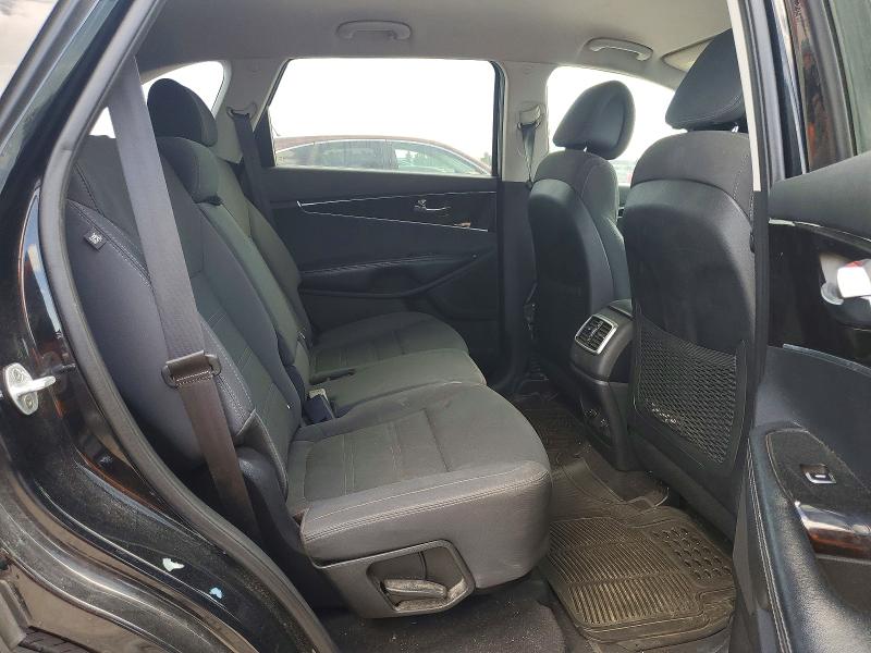 Photo 11 from auction – 2016 KIA SORENTO with VIN 5XYPGDA30GG162600