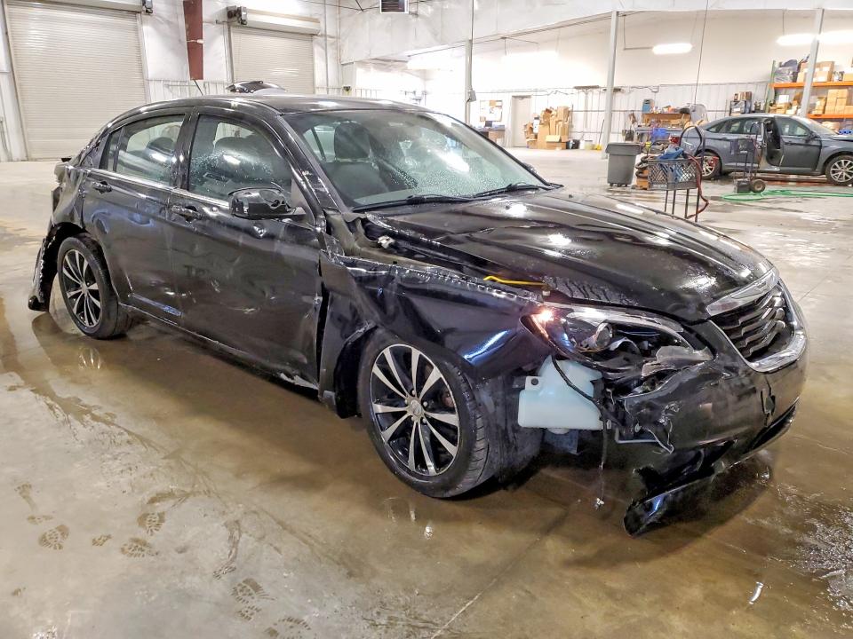 Photo 4 from auction – 2011 CHRYSLER 200 with VIN 1C3BC8FG1BN567671