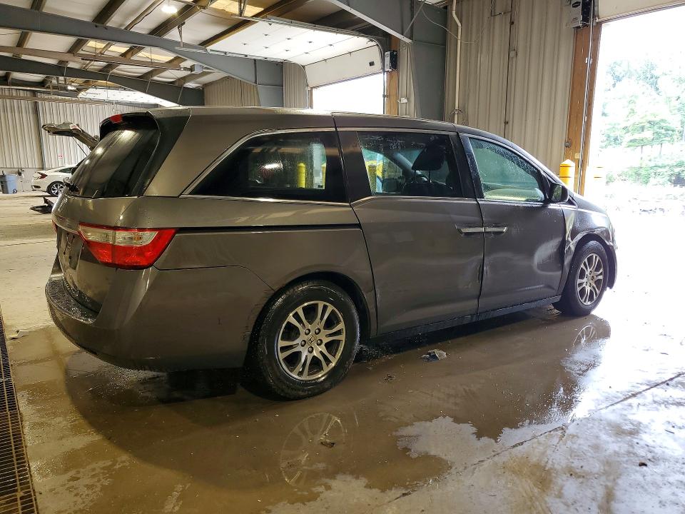 Photo 3 from auction – 2012 HONDA ODYSSEY with VIN 5FNRL5H68CB108831