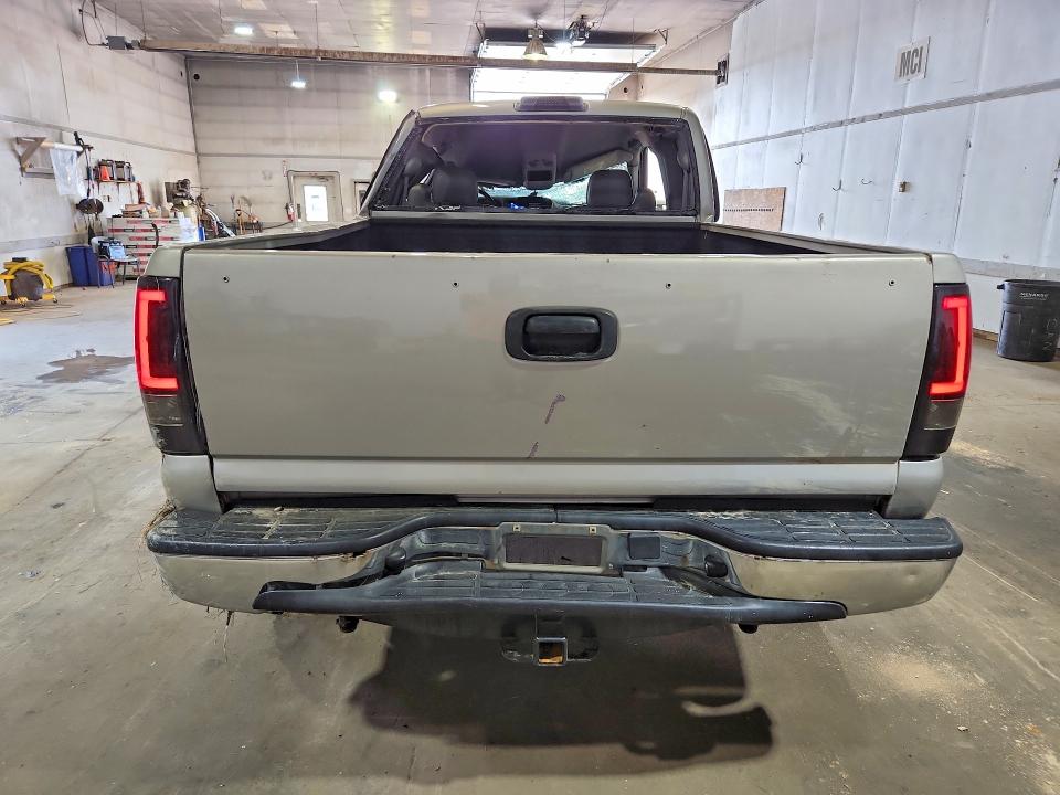 Photo 6 from auction – 2004 GMC SIERRA with VIN 1GTHK292X4E360026