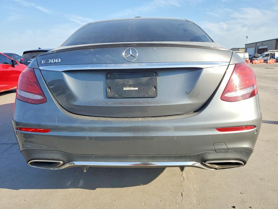 Photo 6 from auction – 2017 MERCEDES-BENZ E with VIN WDDZF4JB5HA153191