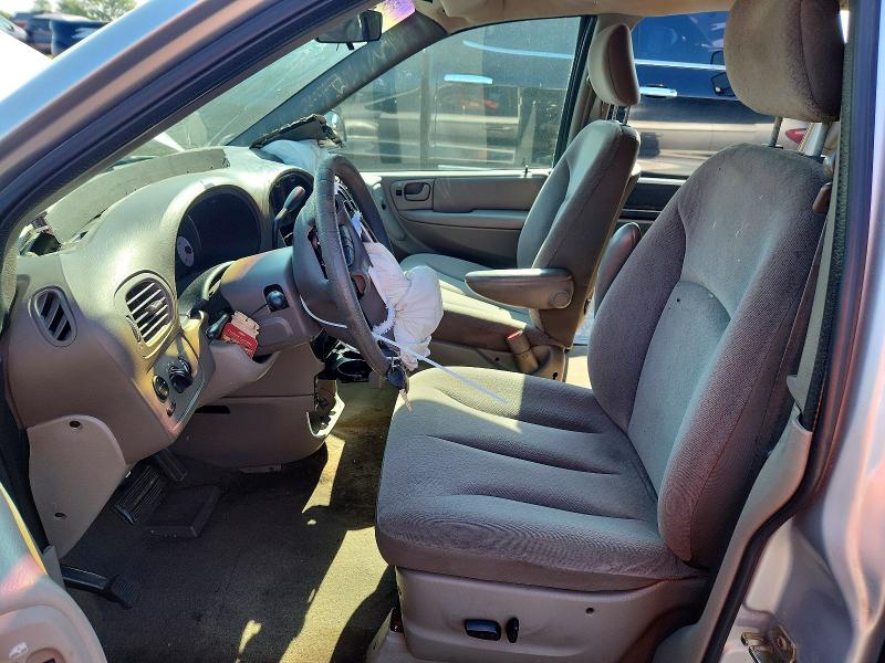Photo 7 from auction – 2002 CHRYSLER TOWN & COUNTRY with VIN 2C8GP44362R714499