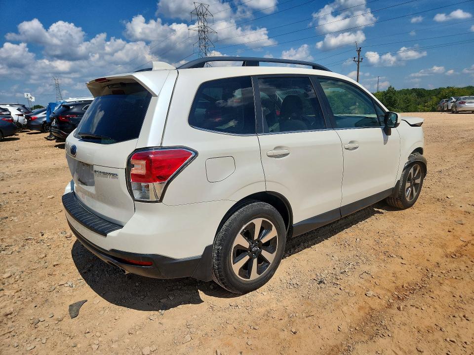Photo 3 from auction – 2018 SUBARU FORESTER with VIN JF2SJAJC4JH455037