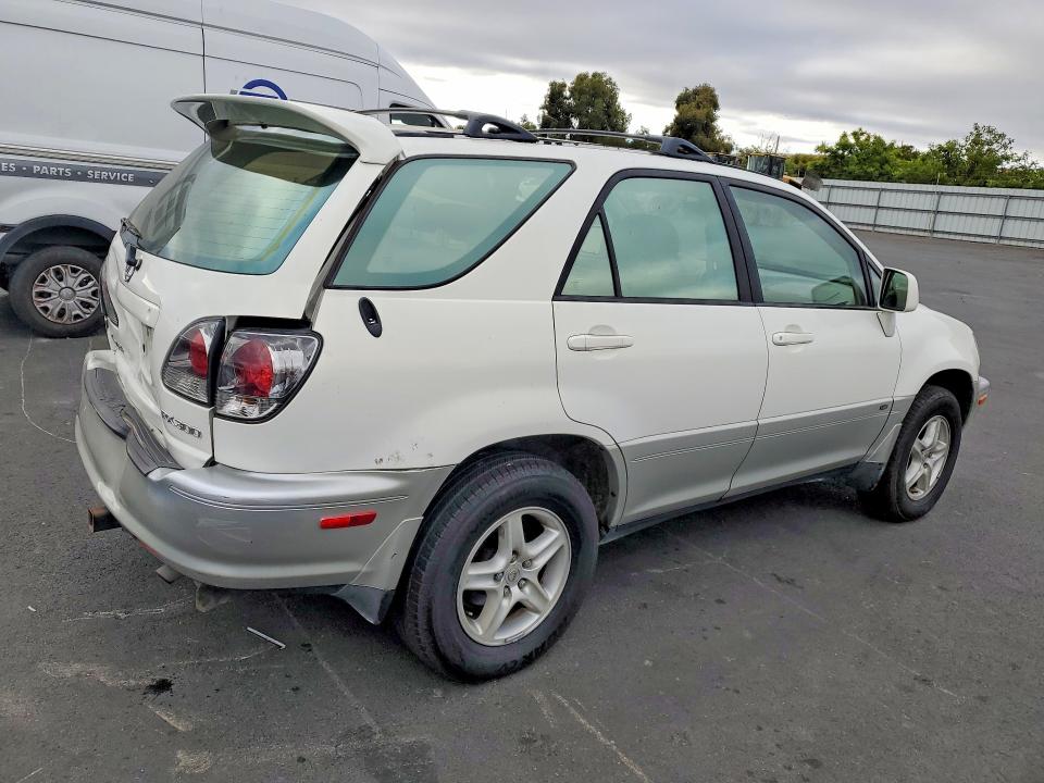 Photo 3 from auction – 2002 LEXUS RX with VIN JTJHF10U020278388