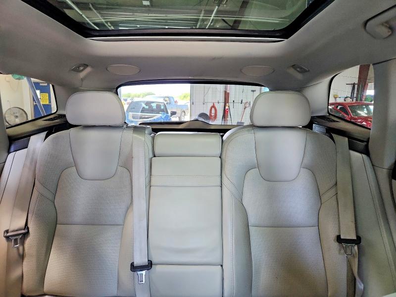Фото 10 с аукциона – 2021 VOLVO XC60 с VIN YV4102DL8M1699234