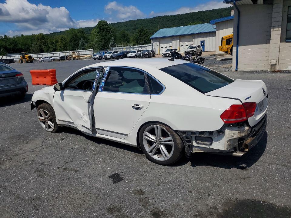 Photo 2 from auction – 2014 VOLKSWAGEN PASSAT with VIN 1VWBN7A36EC066244