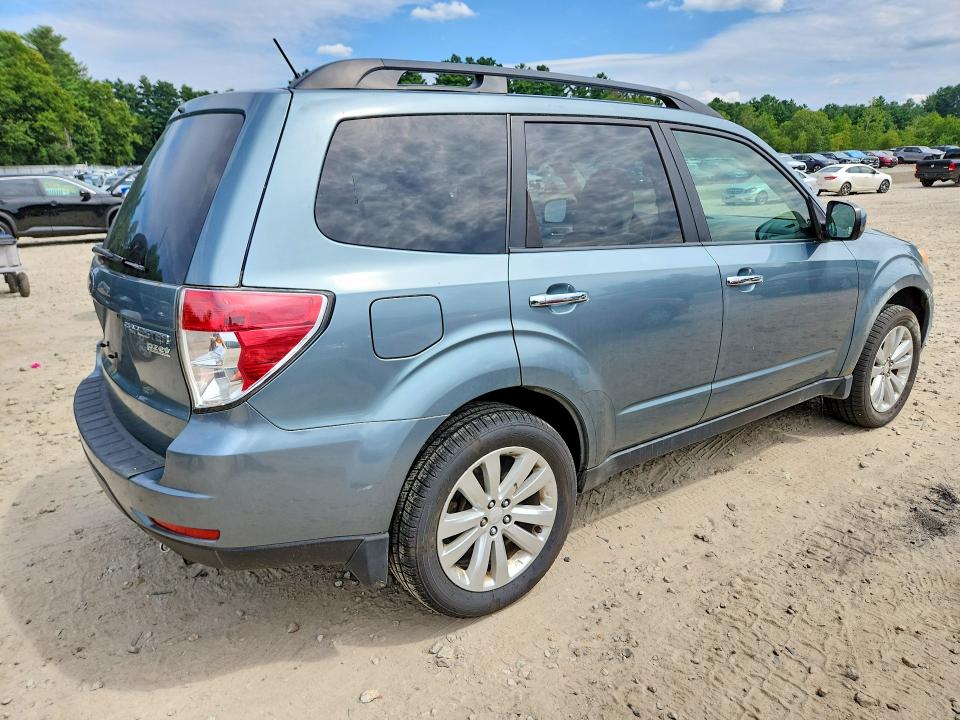 Photo 3 from auction – 2012 SUBARU FORESTER with VIN JF2SHADCXCH447471