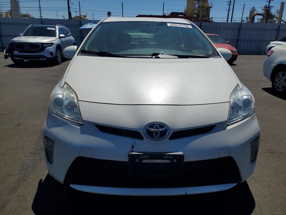 Photo 5 from auction – 2014 TOYOTA PRIUS with VIN JTDKN3DU2E0369748
