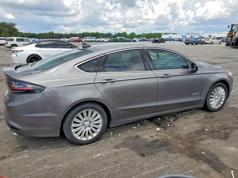 Photo 3 from auction – 2014 FORD FUSION with VIN 3FA6P0SU5ER288830