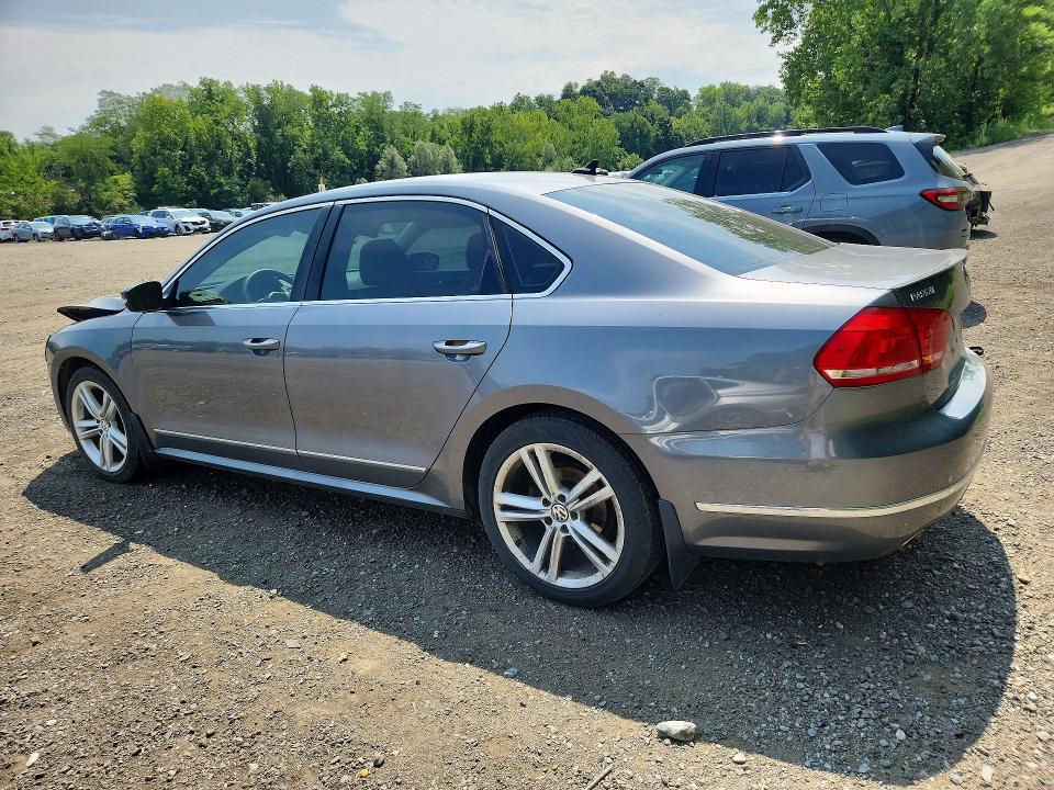 Photo 2 from auction – 2015 VOLKSWAGEN PASSAT with VIN 1VWCV7A33FC052999