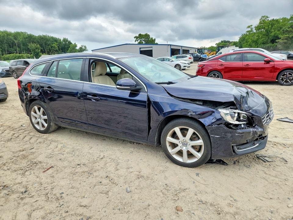 Photo 4 from auction – 2017 VOLVO V60 with VIN YV140MEK3H1364139