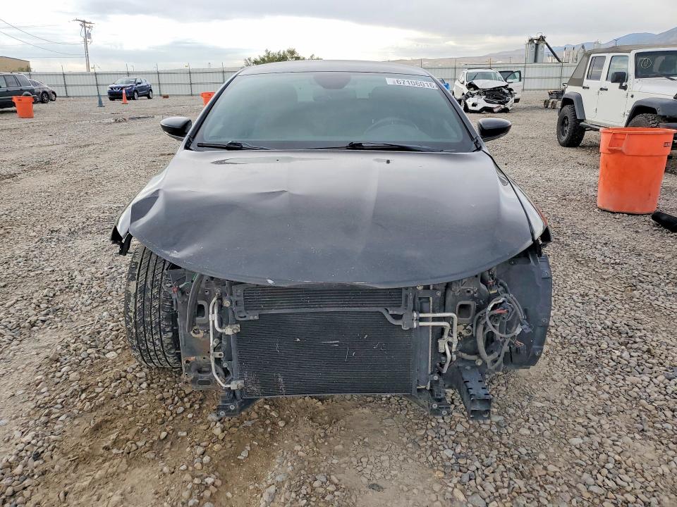 Photo 5 from auction – 2016 CHRYSLER 200 with VIN 1C3CCCBG4GN175532