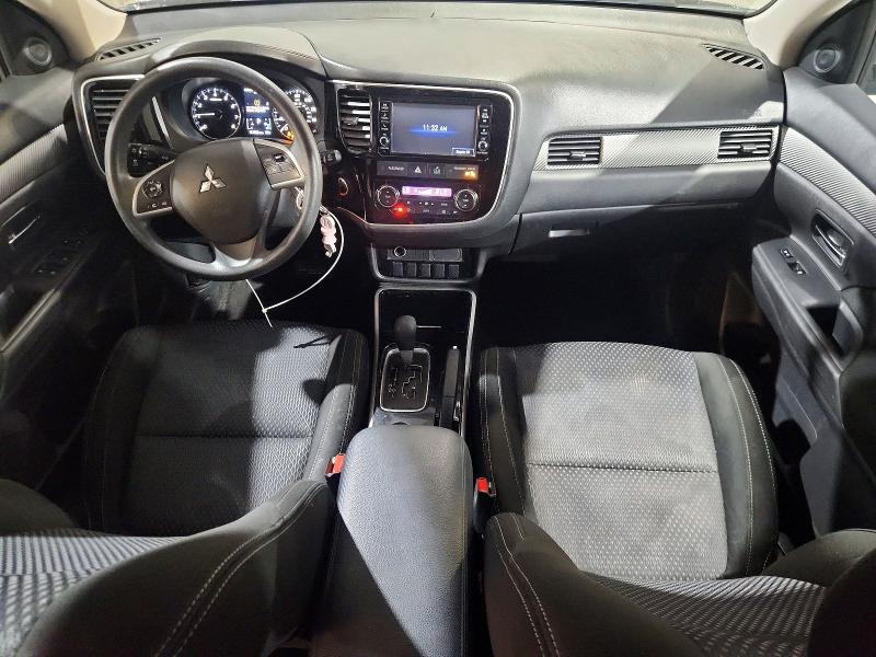 Photo 8 from auction – 2018 MITSUBISHI OUTLANDER with VIN JA4AZ3A37JZ070817
