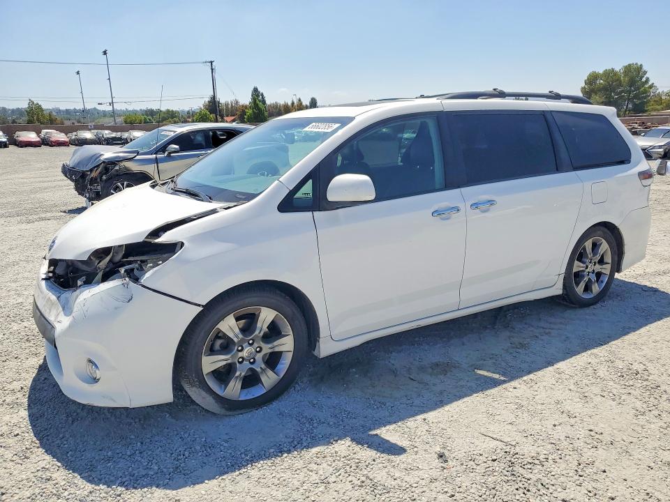 2014 TOYOTA SIENNA - Търг №66602856
