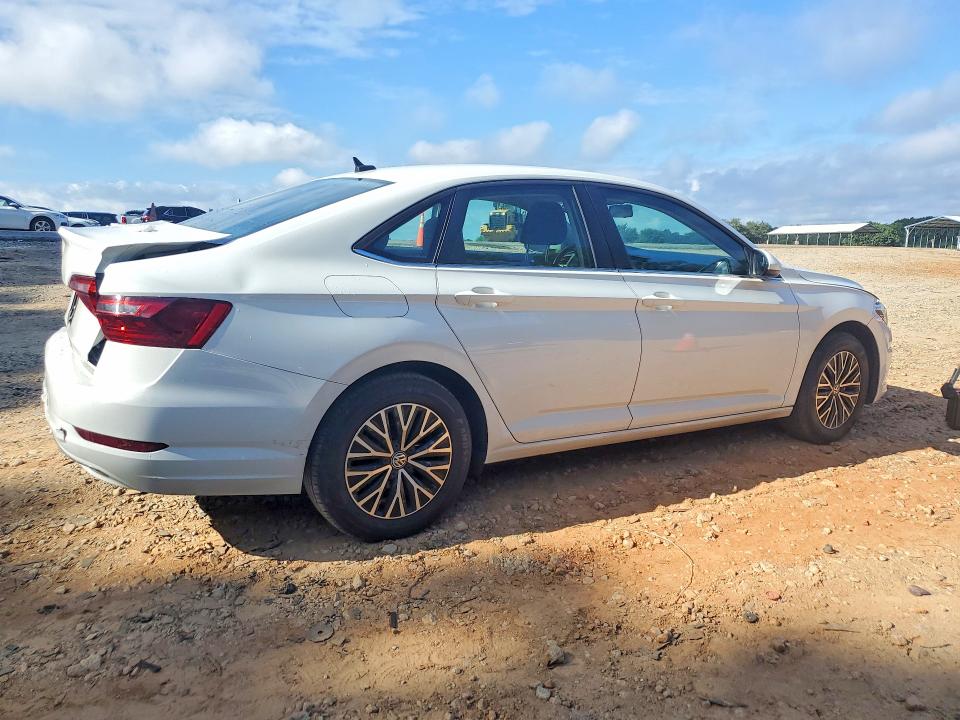 Photo 3 from auction – 2021 VOLKSWAGEN JETTA with VIN 3VWC57BU7MM016669