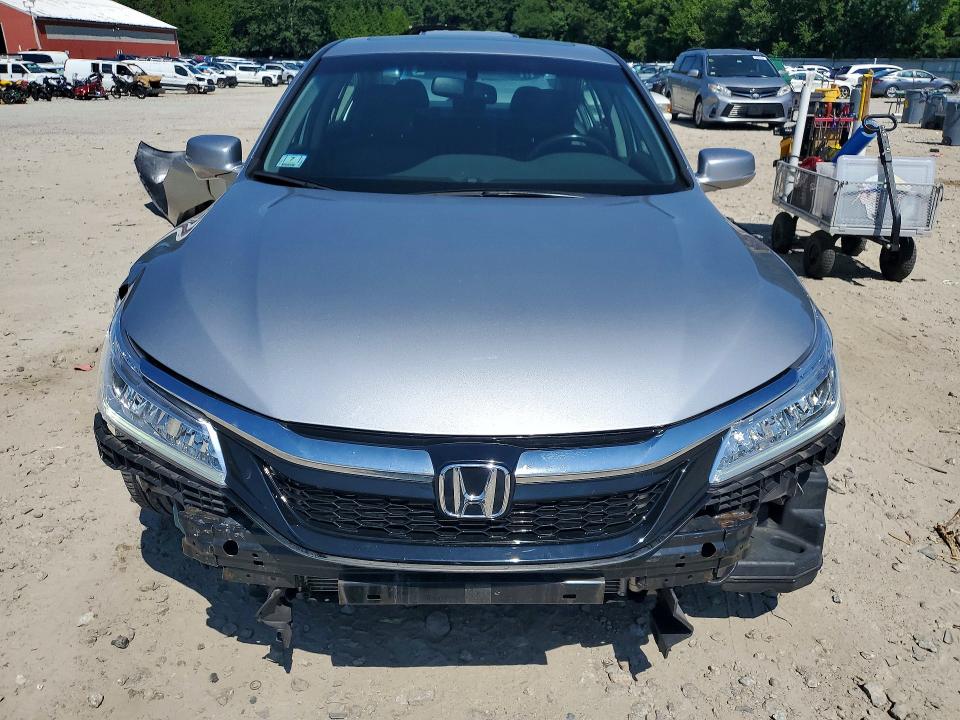 Photo 5 from auction – 2016 HONDA ACCORD with VIN 1HGCR2F83GA122305