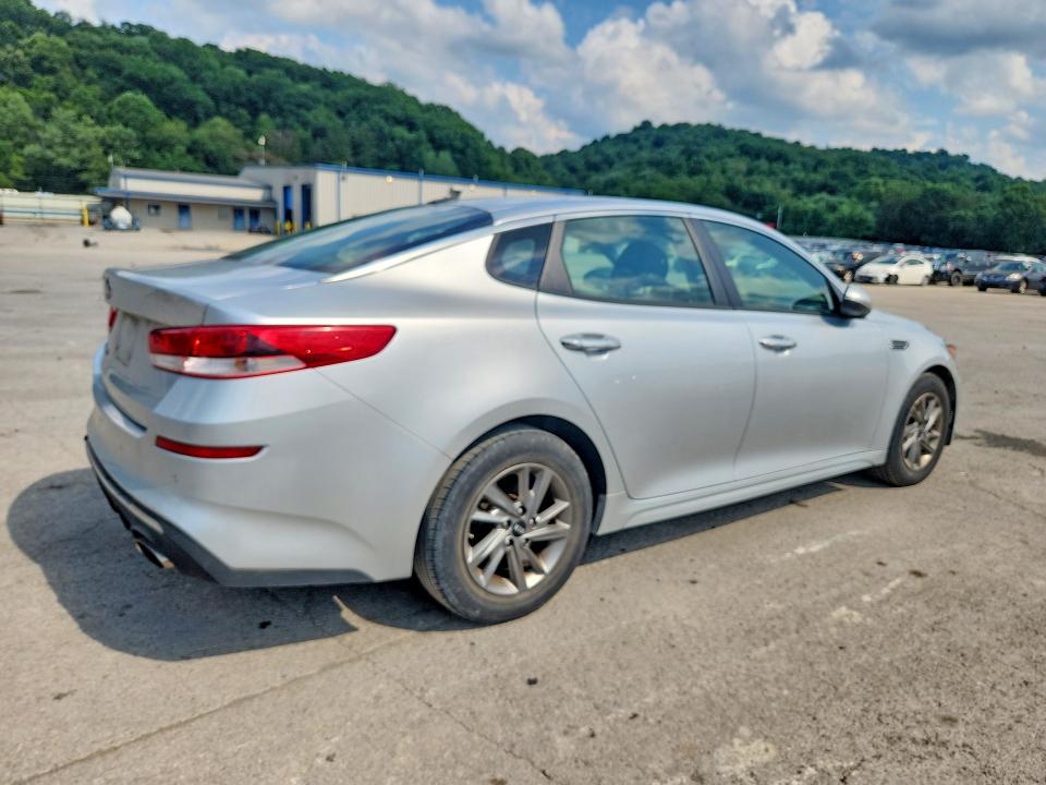 Photo 3 from auction – 2019 KIA OPTIMA with VIN 5XXGT4L36KG330357