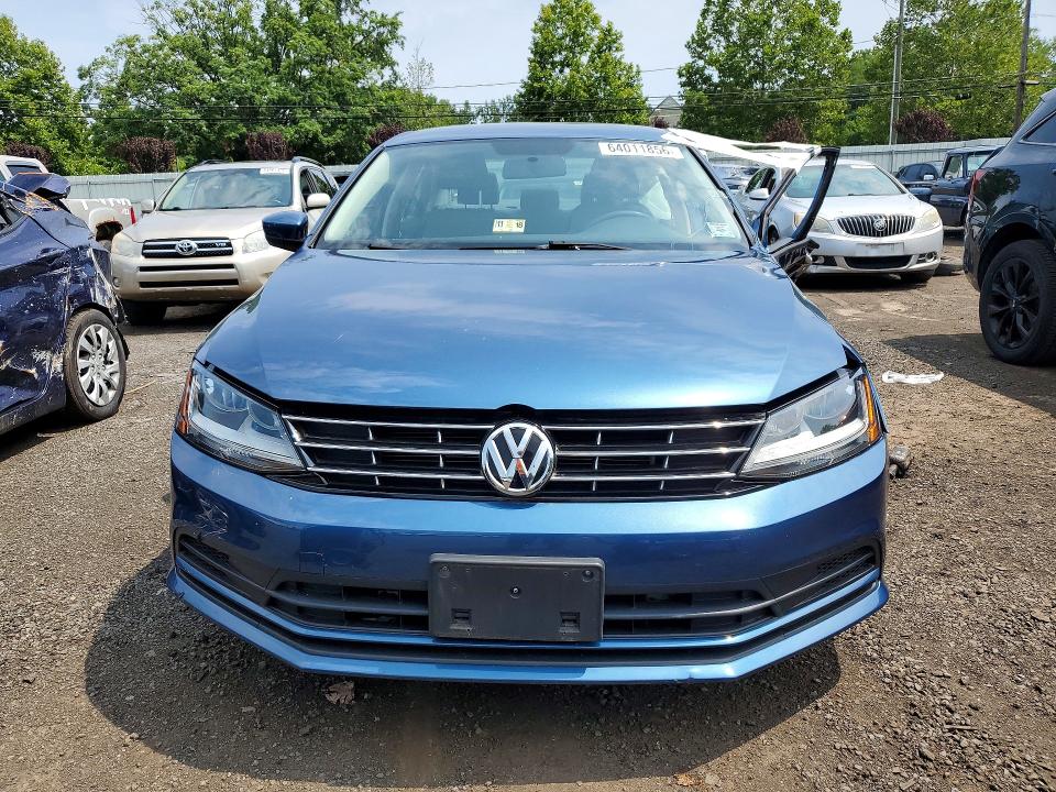 Снимка 5 от търг – 2018 VOLKSWAGEN JETTA с VIN 3VW2B7AJ7JM246851