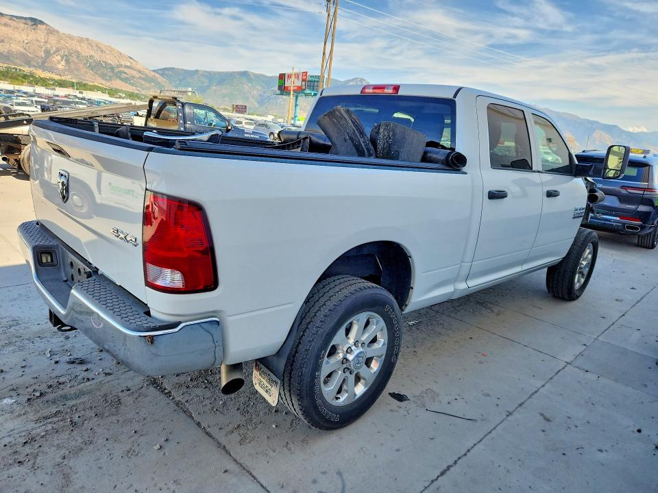 Снимка 3 от търг – 2018 RAM 2500 с VIN 3C6UR5CL7JG257445