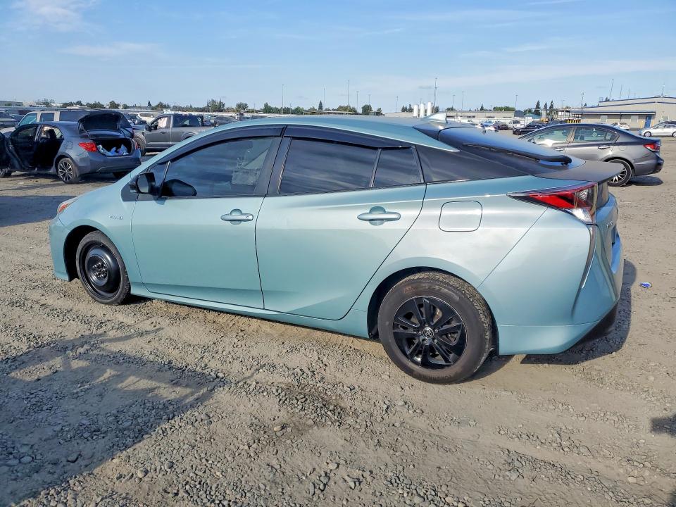 Photo 2 from auction – 2016 TOYOTA PRIUS with VIN JTDKBRFU1G3015018
