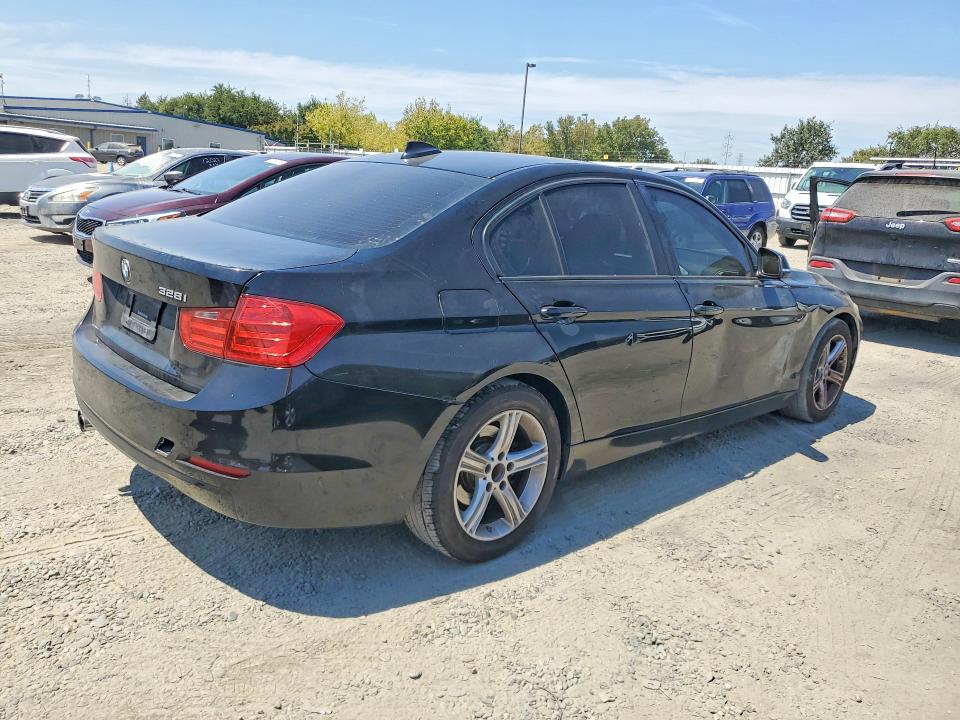 Photo 3 from auction – 2013 BMW 328 with VIN WBA3C1G51DNR45623