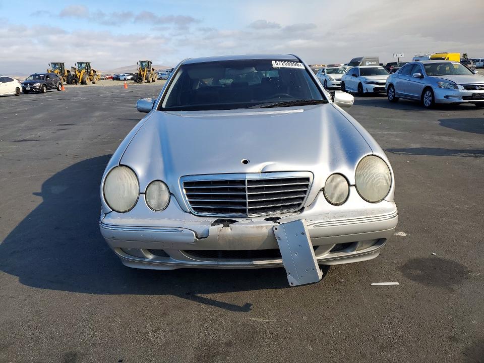 Photo 5 from auction – 2000 MERCEDES-BENZ E with VIN WDBJF65J8YB090763