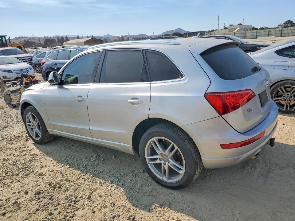 Zdjęcie 2 z aukcji – 2012 AUDI Q5 z VIN WA1LFAFPXCA127644