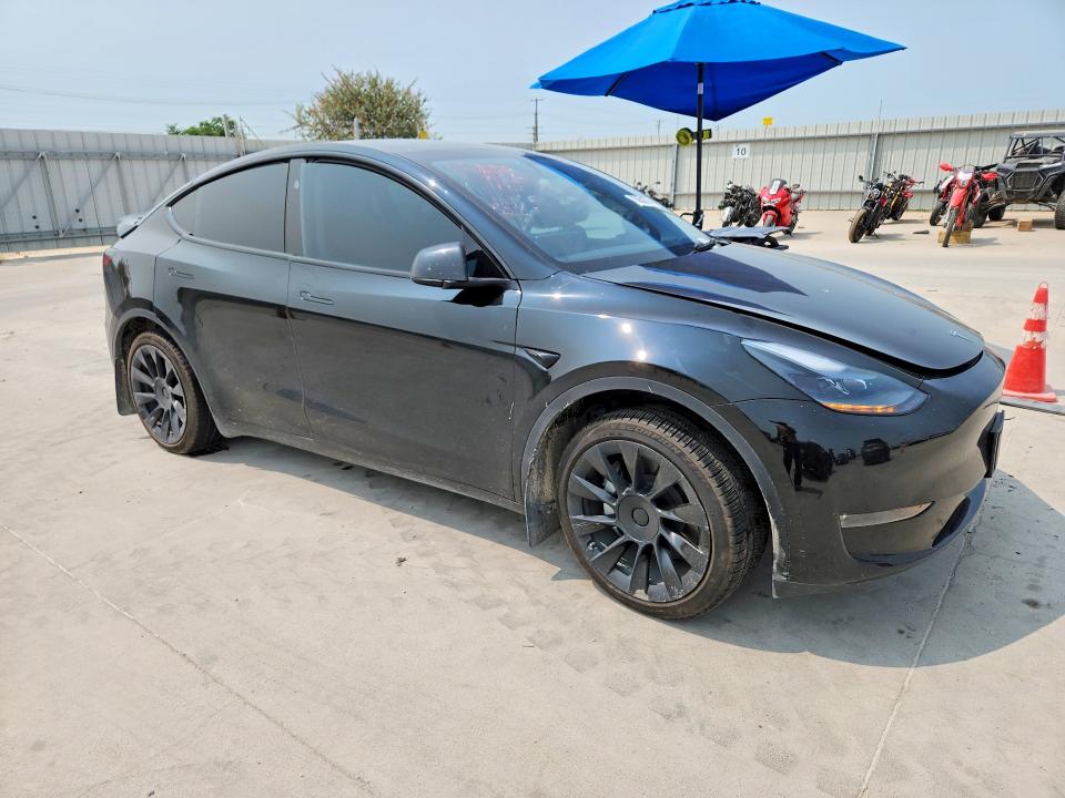 Photo 4 from auction – 2023 TESLA MODEL Y with VIN 7SAYGDEE2PA179535