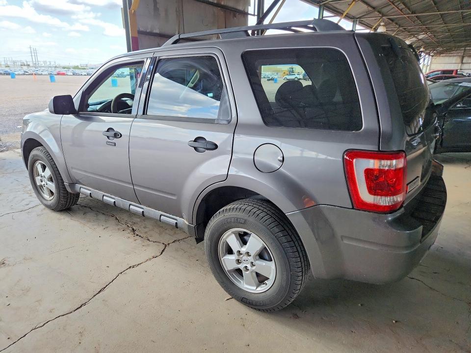 Photo 2 from auction – 2009 FORD ESCAPE with VIN 1FMCU03749KA08724
