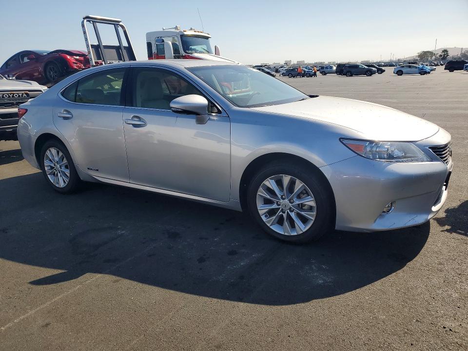 Photo 4 from auction – 2015 LEXUS ES with VIN JTHBW1GG0F2100336