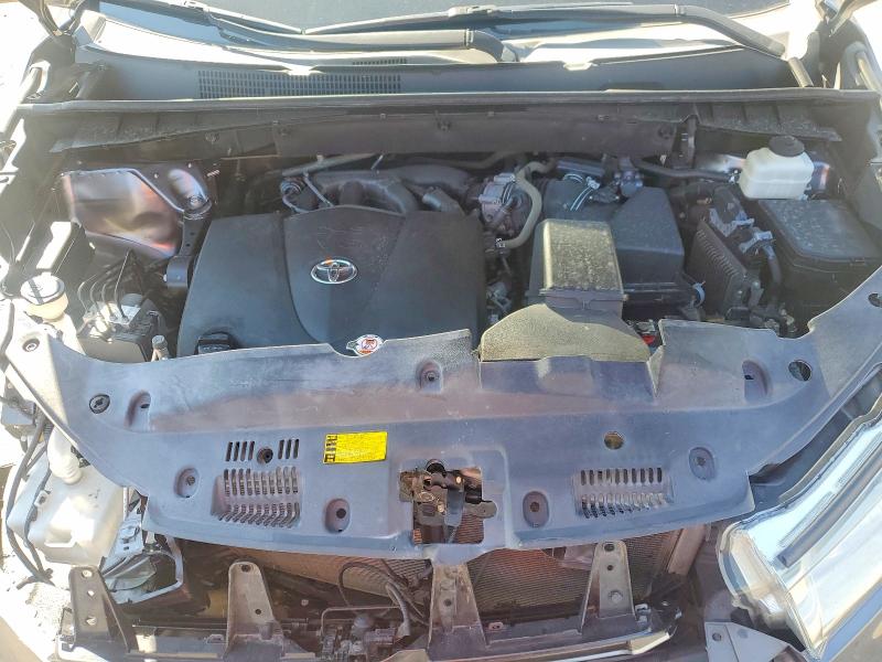 Photo 11 from auction – 2018 TOYOTA HIGHLANDER with VIN 5TDKZRFH1JS534784