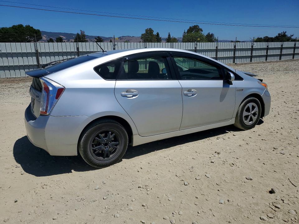 Photo 3 from auction – 2015 TOYOTA PRIUS with VIN JTDKN3DU8F0485263