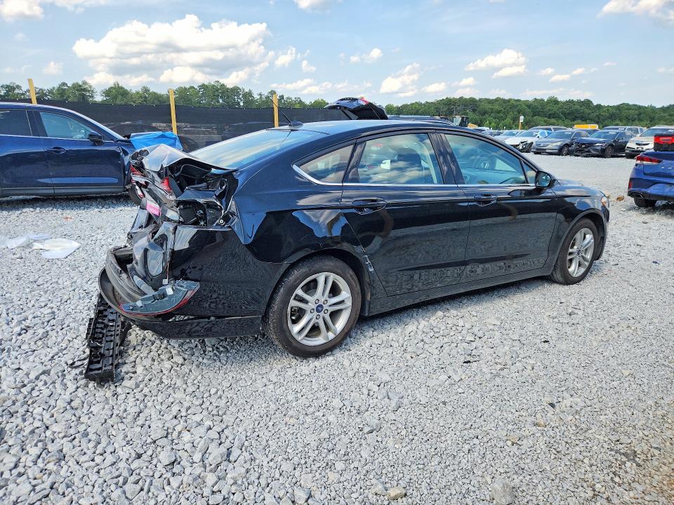 Photo 3 from auction – 2018 FORD FUSION with VIN 3FA6P0LU0JR113071