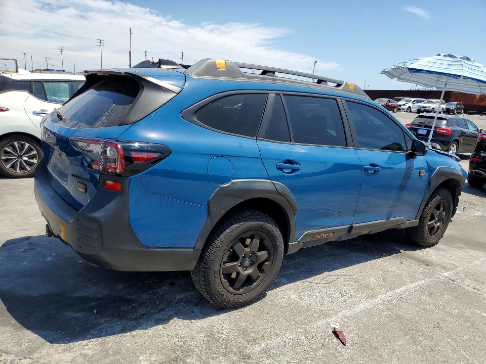 Photo 3 from auction – 2022 SUBARU OUTBACK with VIN 4S4BTGUD1N3167961