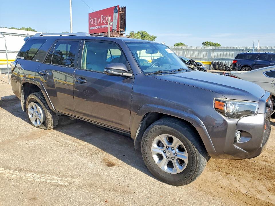 Photo 4 from auction – 2015 TOYOTA 4RUNNER with VIN JTEBU5JR6F5259722