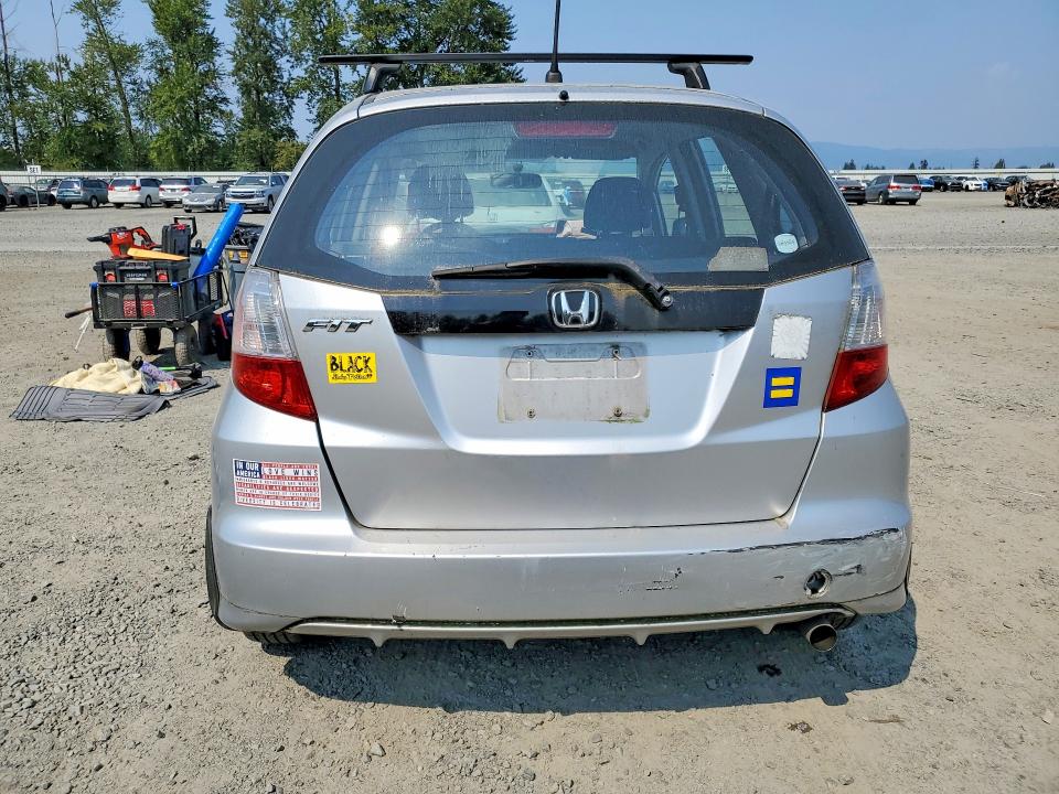 Photo 6 from auction – 2013 HONDA FIT with VIN JHMGE8H38DC078395