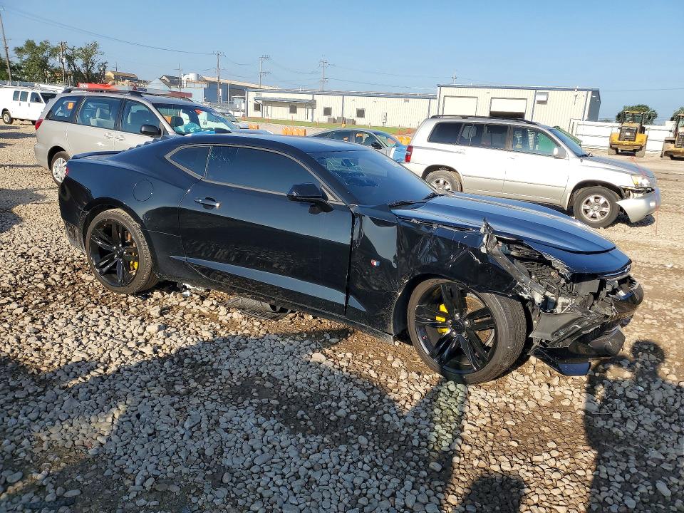 Photo 4 from auction – 2017 CHEVROLET CAMARO with VIN 1G1FB1RX9H0107594