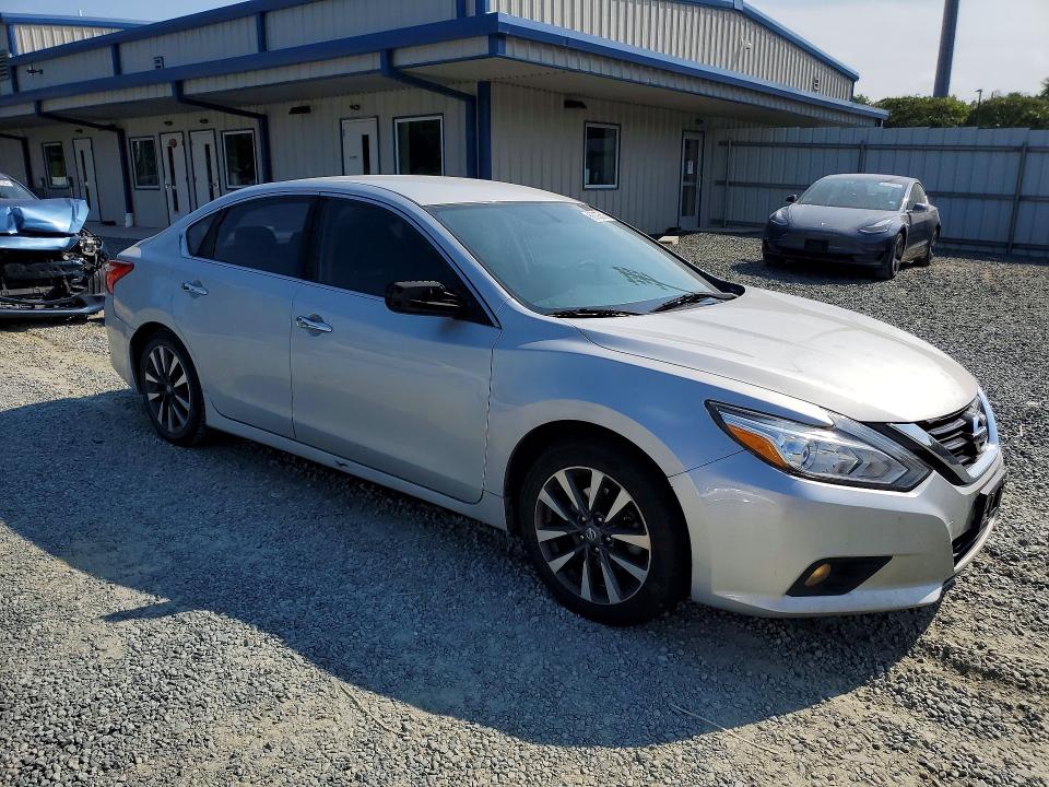 Photo 4 from auction – 2017 NISSAN ALTIMA with VIN 1N4AL3AP8HC273907