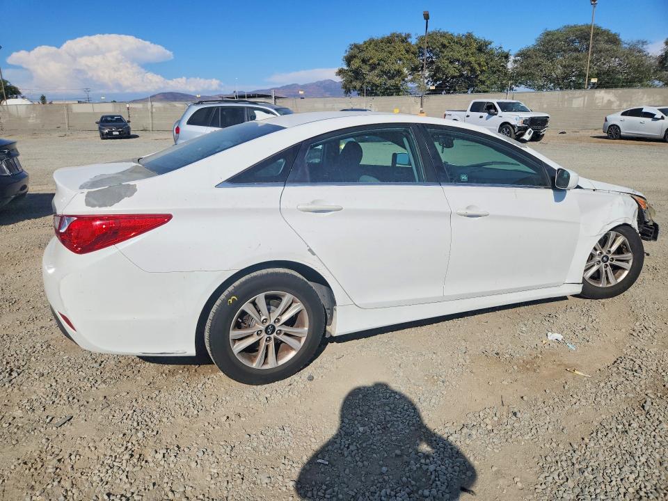 Photo 3 from auction – 2014 HYUNDAI SONATA with VIN 5NPEB4AC3EH868374