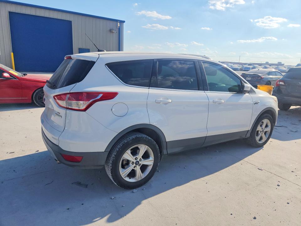 Photo 3 from auction – 2016 FORD ESCAPE with VIN 1FMCU0GX6GUA65986