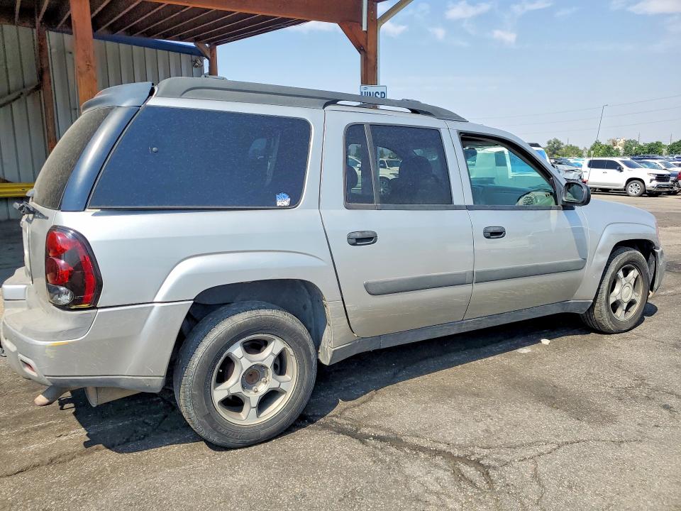 Photo 3 from auction – 2005 CHEVROLET TRAILBLAZER with VIN 1GNET16S656148628