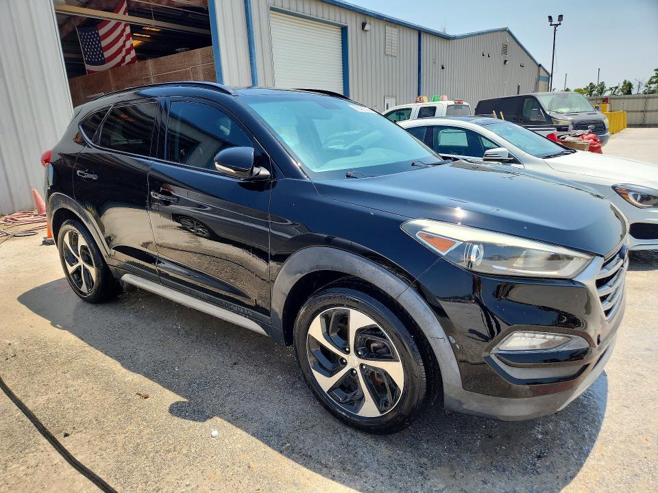 Photo 4 from auction – 2018 HYUNDAI TUCSON with VIN KM8J33A23JU812265