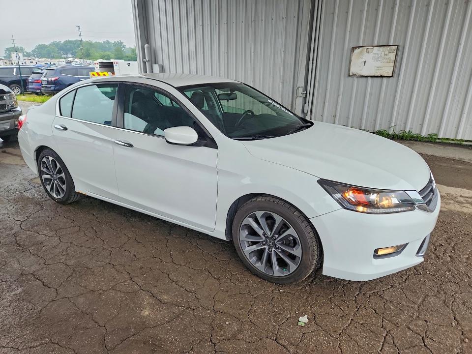 Photo 4 from auction – 2015 HONDA ACCORD with VIN 1HGCR2F59FA263609